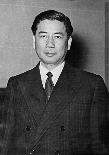 Hoàng Long Hải  NHÀ HỌ NGÔ, Bài Thứ Tư: TỔNG THỐNG NGÔ ĐÌNH DIỆM